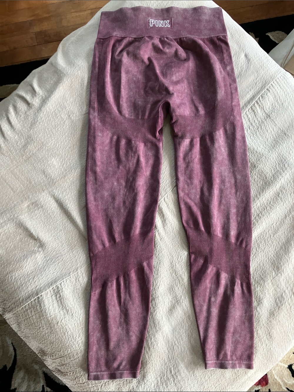 PINK Victoria's Secret Seamless Burgundy Acid Wash Leggings Size Large - Picture 1 of 9